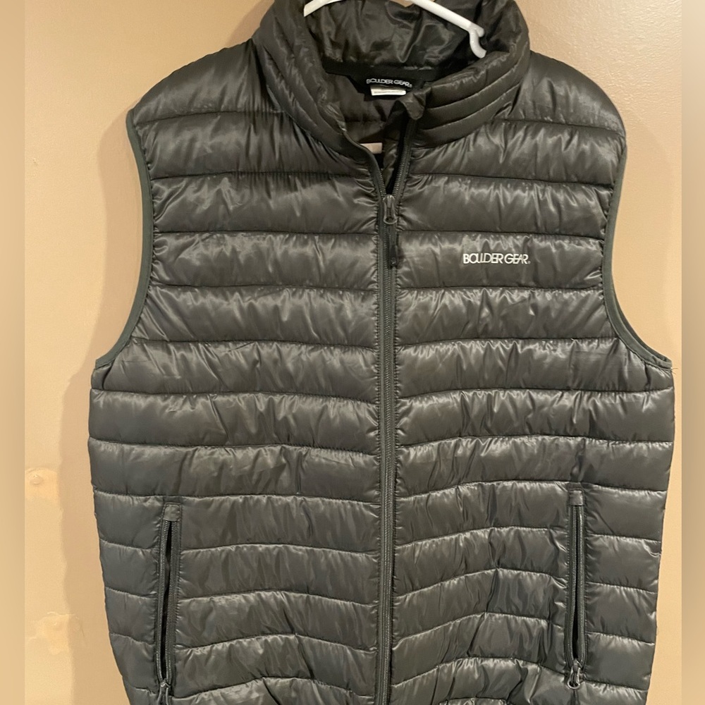 Boulder gear grey vest